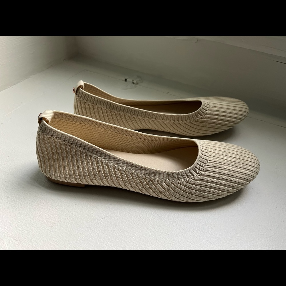 Danskin Cream Flats 42 European - 10 US